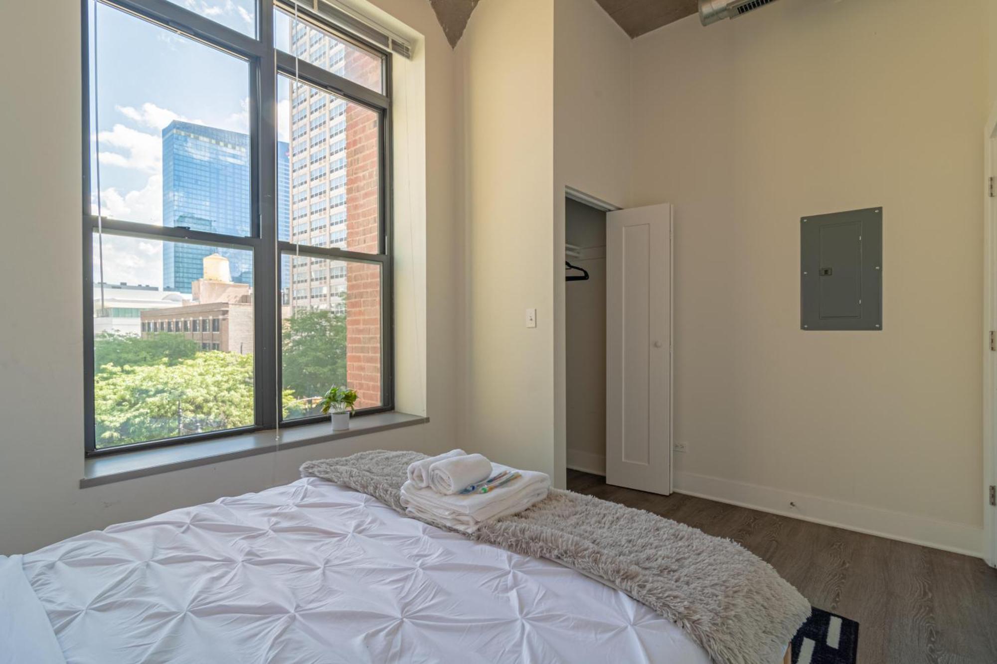 Bright 2Br Luxury Corner Suite With Optional Parking Sleeps 6 Guests Near Mccormick Place And Soldier Field Чикаго Экстерьер фото