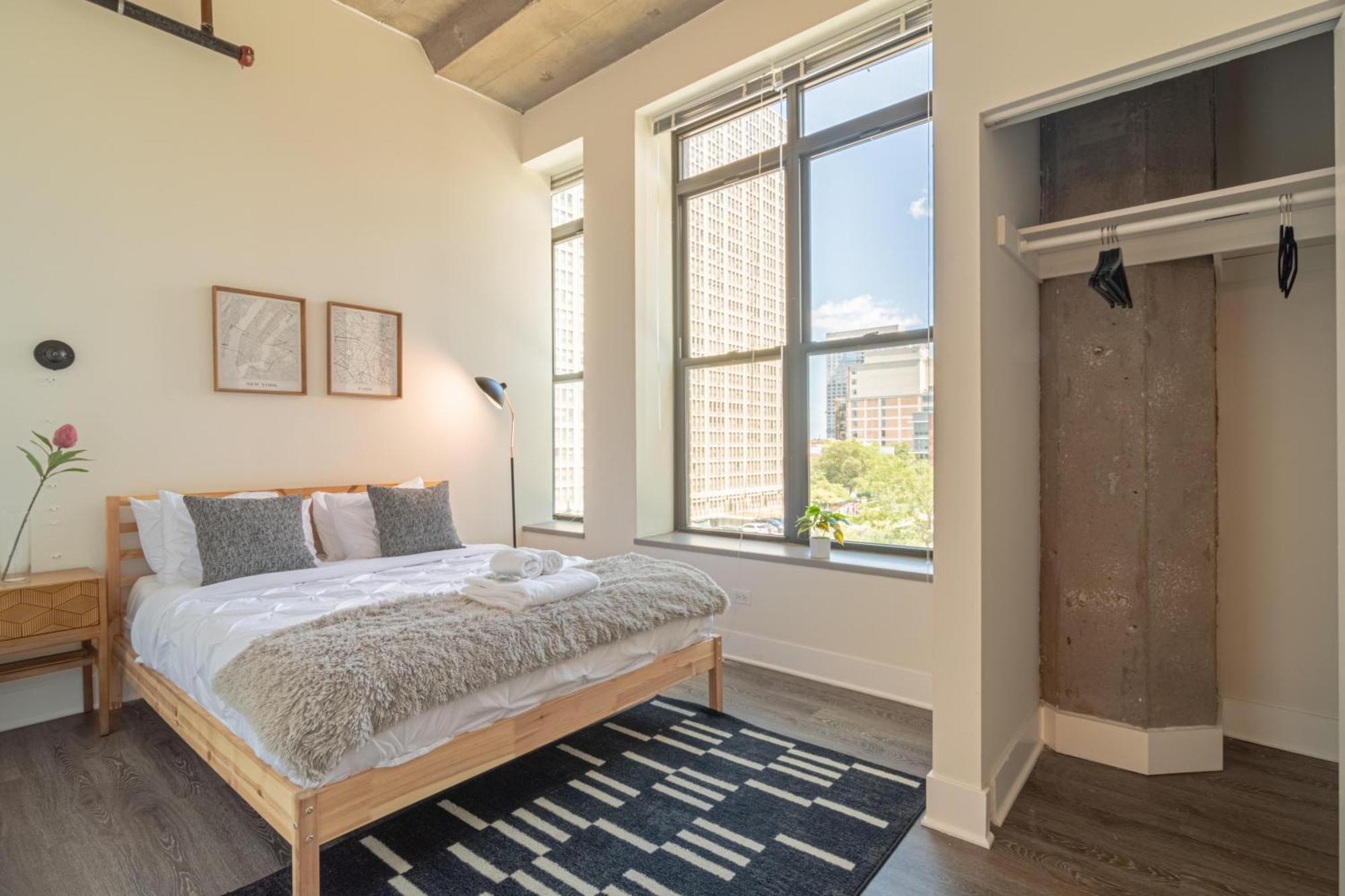 Bright 2Br Luxury Corner Suite With Optional Parking Sleeps 6 Guests Near Mccormick Place And Soldier Field Чикаго Экстерьер фото